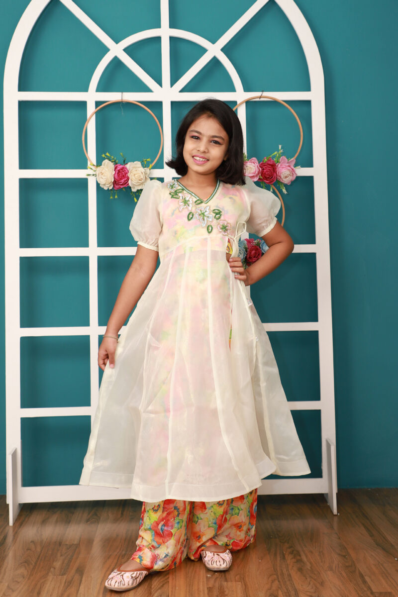 White Cape Wid Printed Pallazo Set