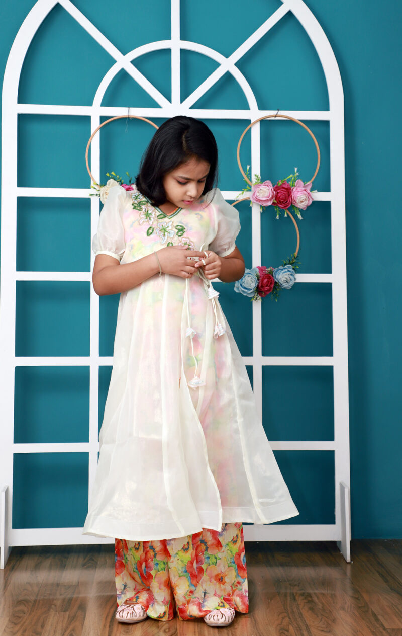 White Cape Wid Printed Pallazo Set - Image 4